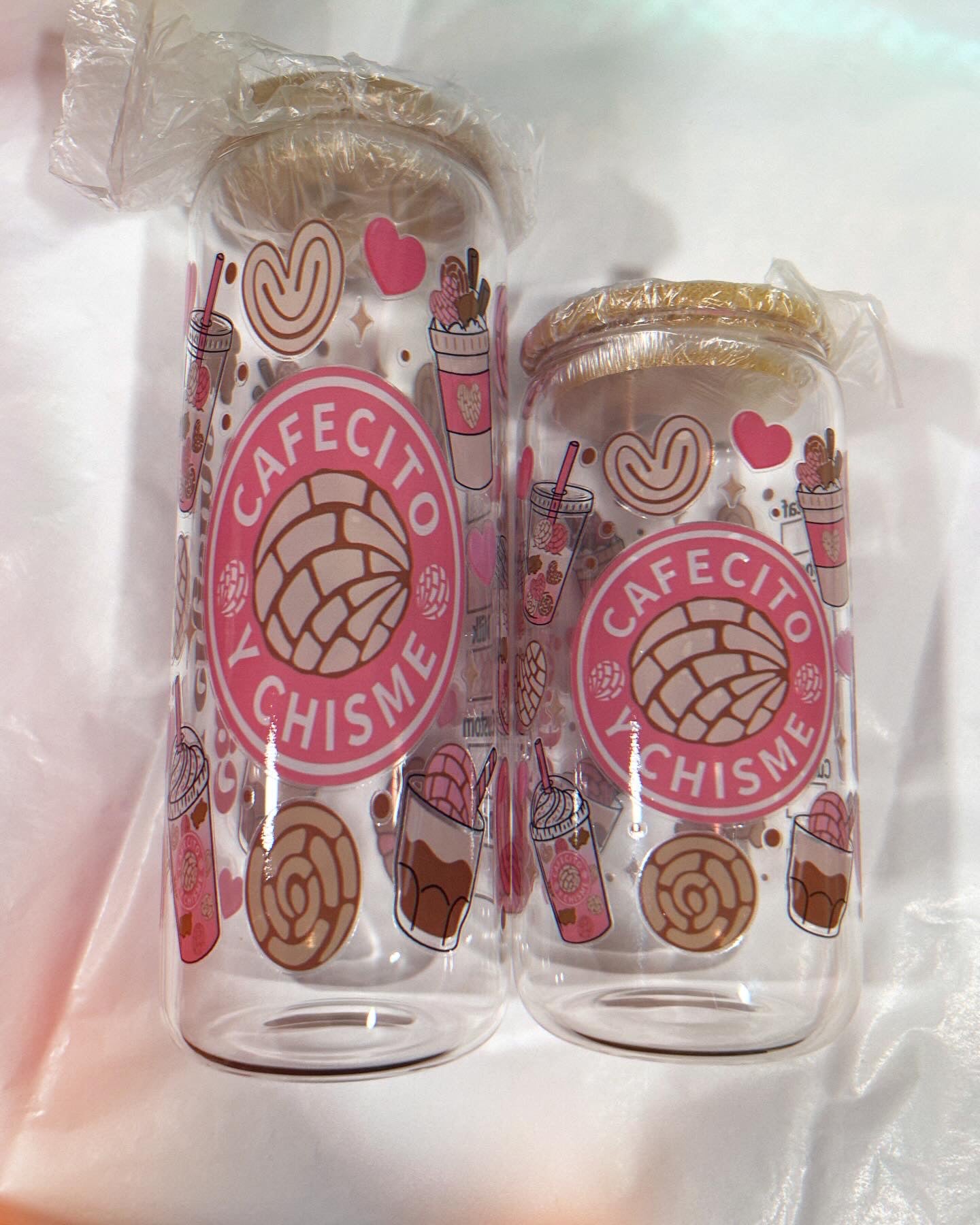 Cafecito Y Chisme Glass Cup