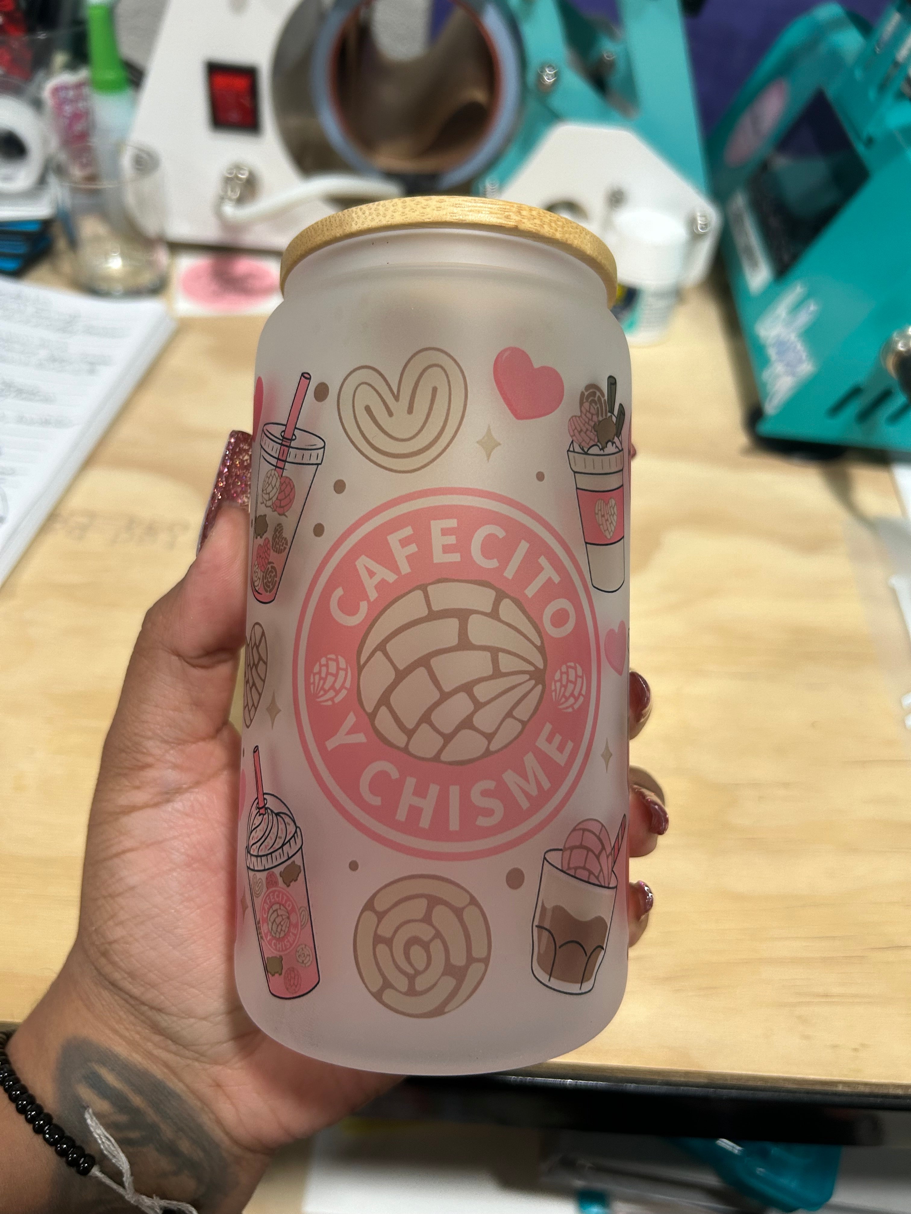 Cafecito Y Chisme 16oz frosted glass cup