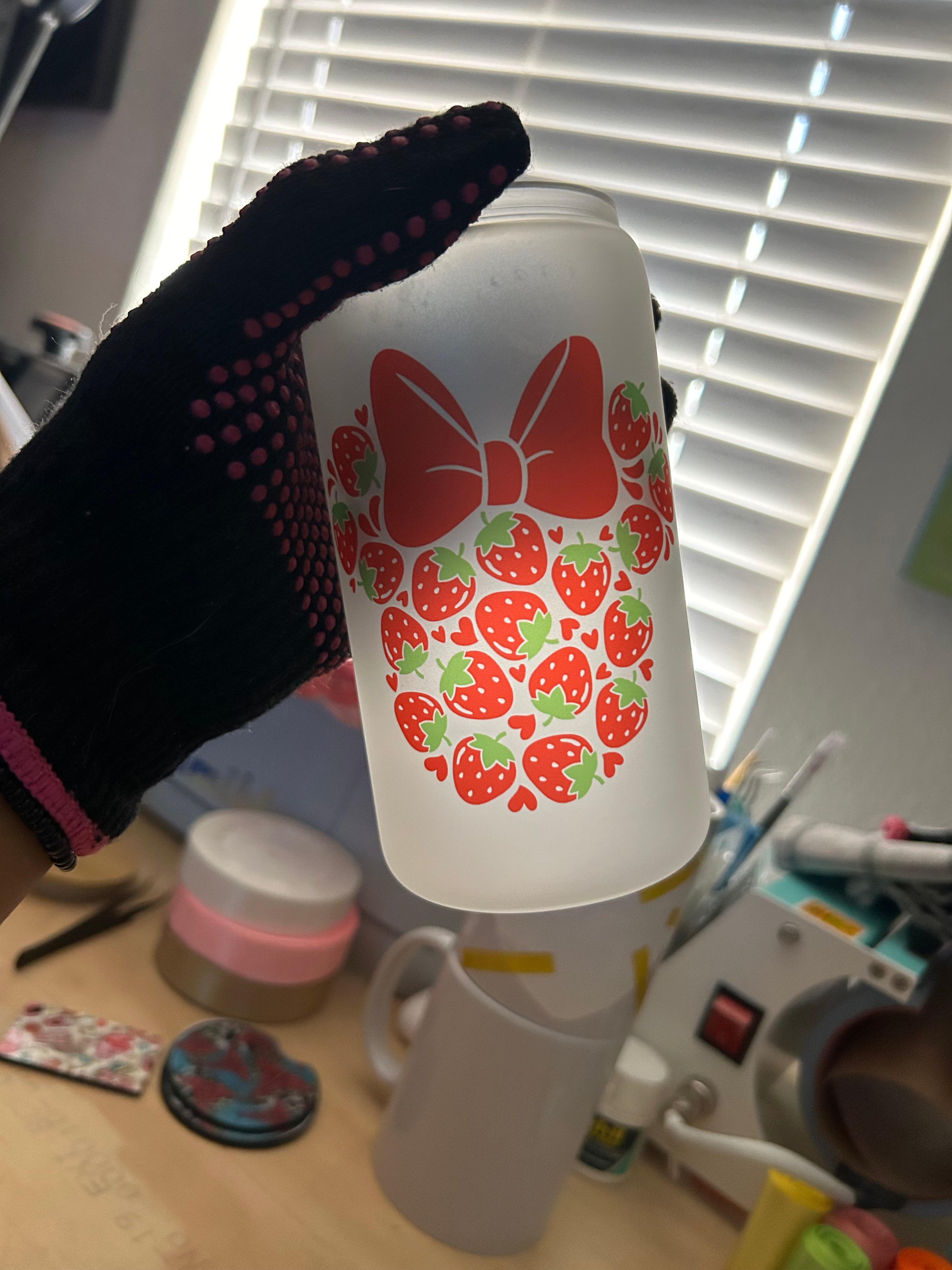 Strawberry Head 16oz frosted cup