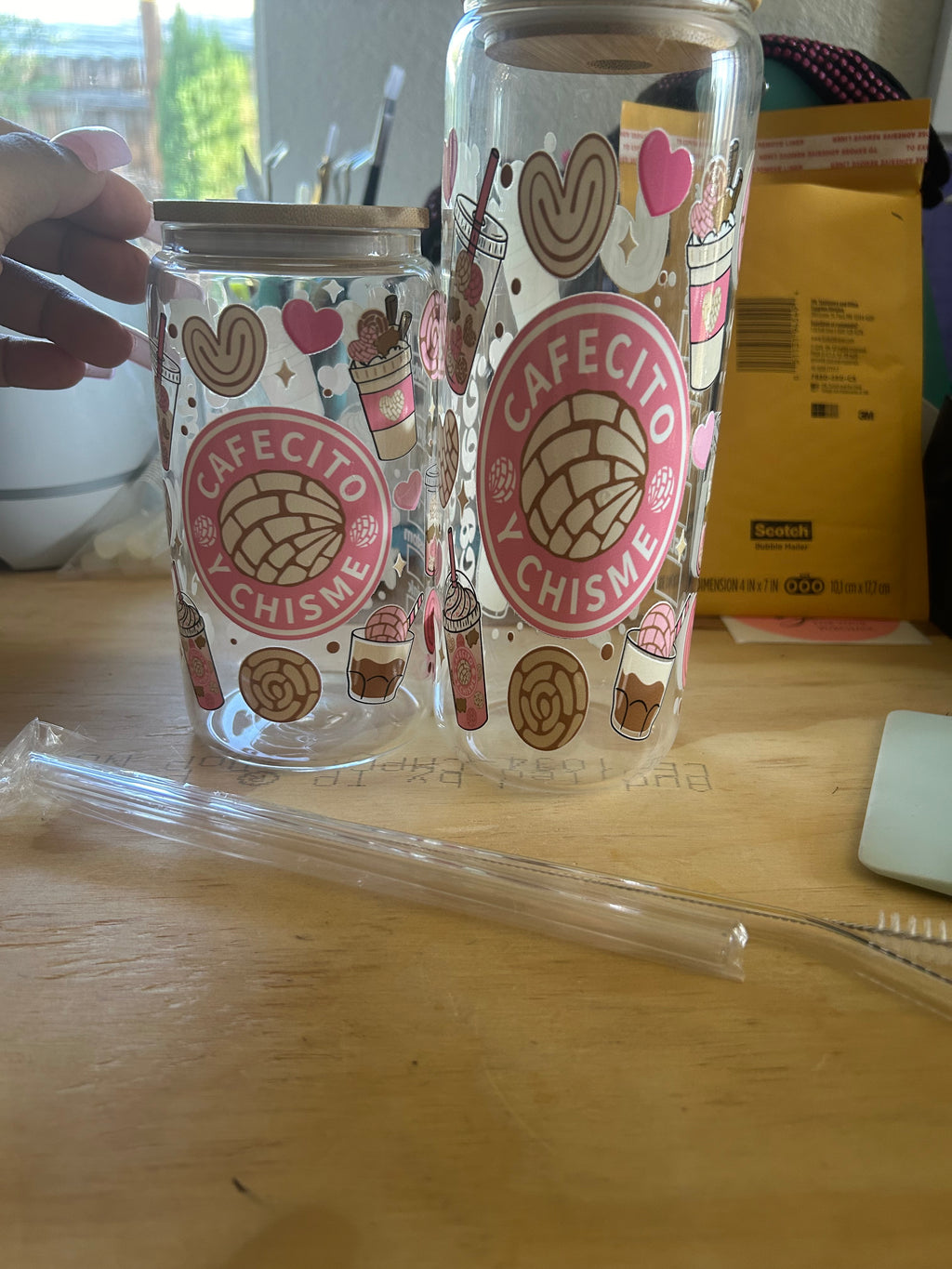Cafecito Y Chisme Glass Cup