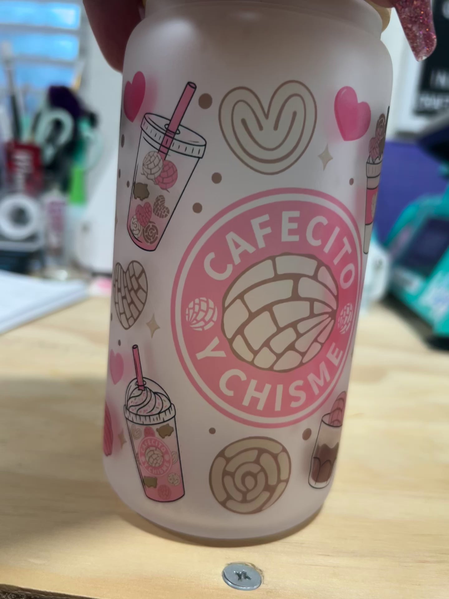 Cafecito Y Chisme 16oz frosted glass cup